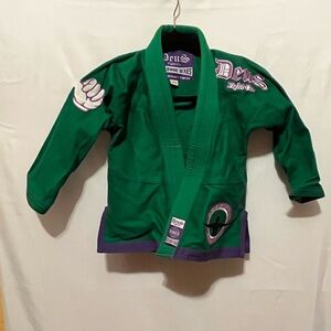 Deus Fight Co. Kids Brazilian Jiu-Jitsu Gi (Youth Size: M000) Green/Purple